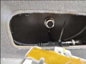 装咋打孔？咋布线？供电咋解决？需要啥工具？开元棋牌【车友俱乐部】车载电台咋选？天线安(图7)